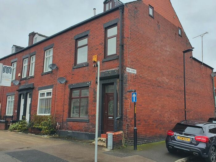 5 Bedroom End Of Terrace House To Rent In Drake Street, Rochdale, OL16