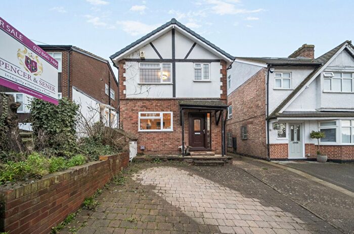 3 Bedroom Detached House For Sale In Woodville Road, Barnet, EN5