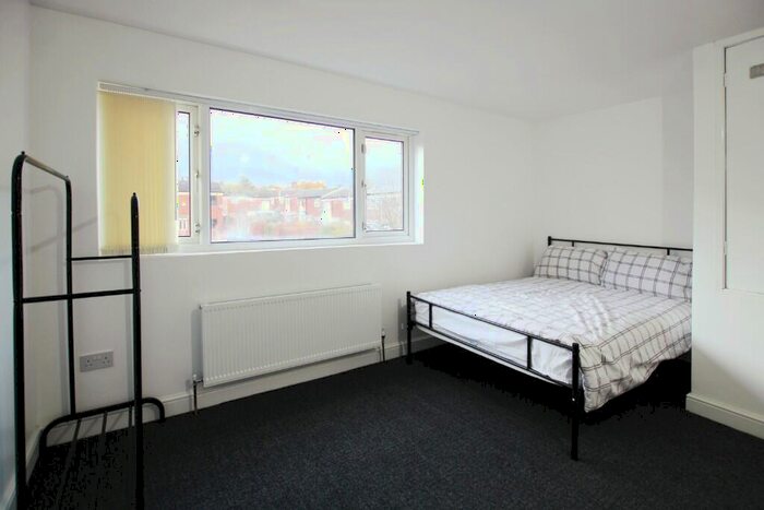 1 Bedroom House Of Multiple Occupation To Rent In Newington Walk, Bolton, Greater Manchester, BL1