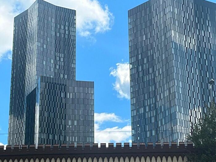 3 Bedroom Apartment To Rent In Deansgate, South Tower, M15