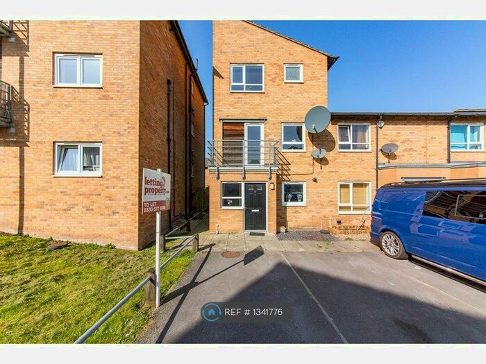 3 Bedroom End Of Terrace House To Rent In Park Grange Court, Sheffield, S2