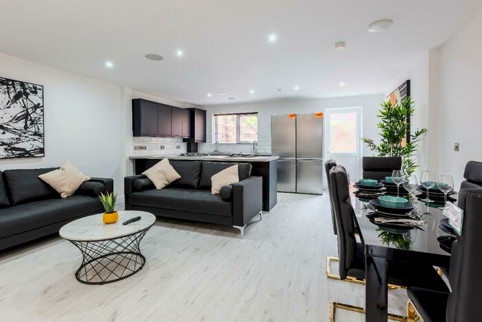 6 Bedroom Terraced House To Rent In Avondale Road, Liverpool, L15