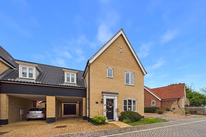 3 Bedroom Link Detached House For Sale In Skipper Close, Thurston, Bury St. Edmunds, IP31