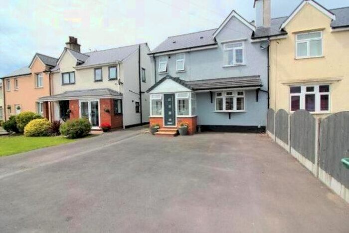 3 Bedroom Property To Rent In Sandbeds Road, Willenhall, WV12