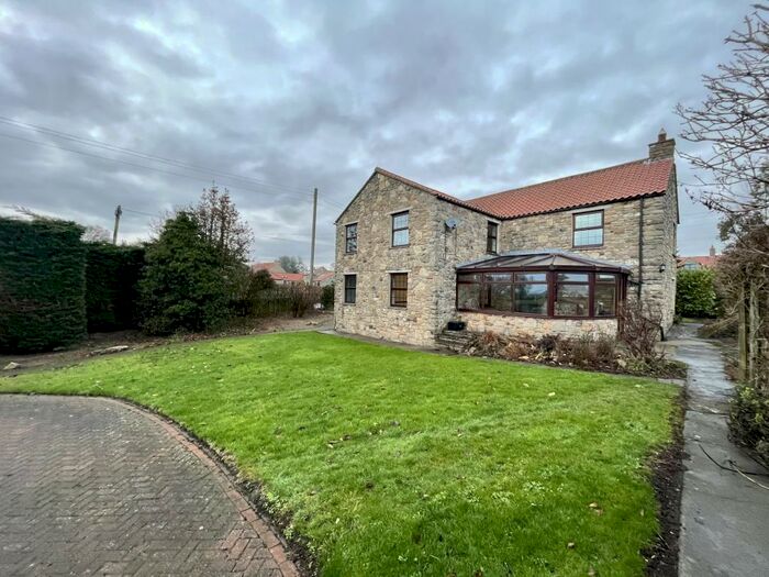 4 Bedroom Detached House To Rent In Holly Tree Cottage/Caldwell/Darlington, DL11