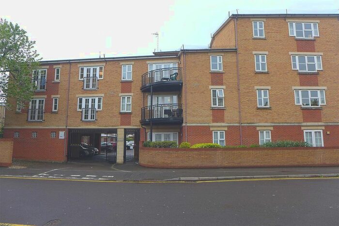 1 Bedroom Flat To Rent In Magdalena Court, City Centre, Bristol, BS1