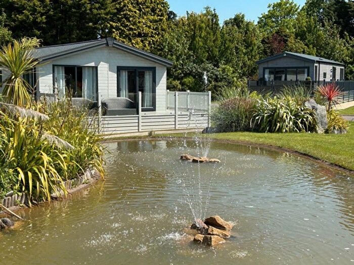 2 Bedroom Park Home For Sale In Halt Road, Goonhavern, Truro, TR4