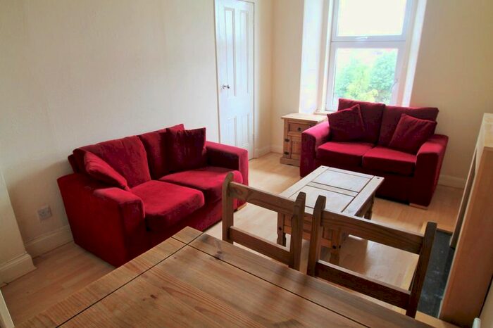 2 Bedroom Flat To Rent In Strathmartine Road, Dundee, DD3