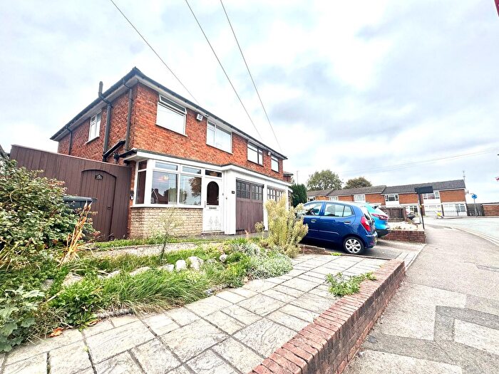 3 Bedroom Property To Rent In Holden Road, Wednesbury, WS10