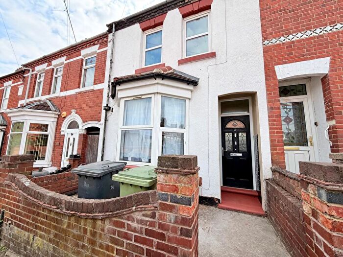 4 Bedroom House To Rent In Gordon Road, Wellingborough, NN8