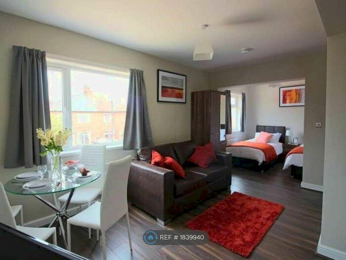 1 Bedroom Flat To Rent In St. .Helens Road, Doncaster, DN4