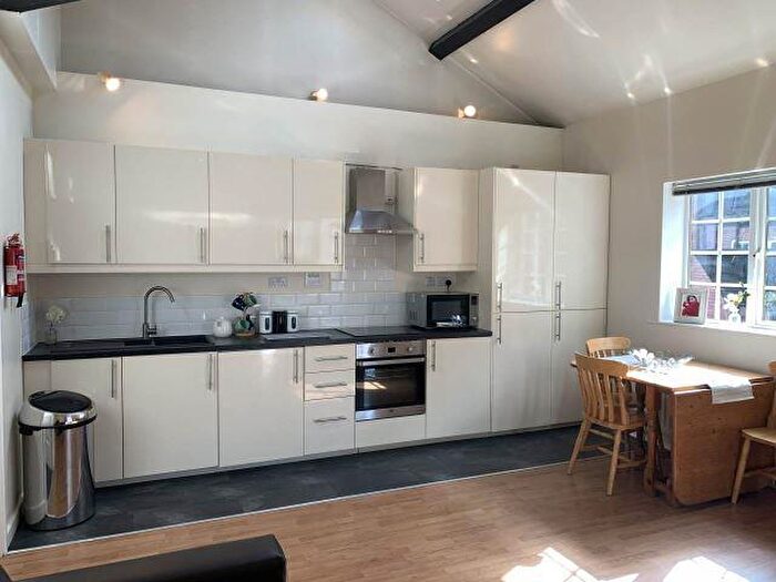 3 Bedroom Flat To Rent In Thornton Court, Forth Place, Newcastle Upon Tyne, NE1