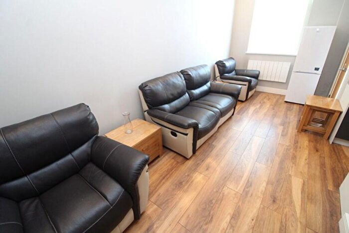 2 Bedroom Flat To Rent In Infirmary Road, S6