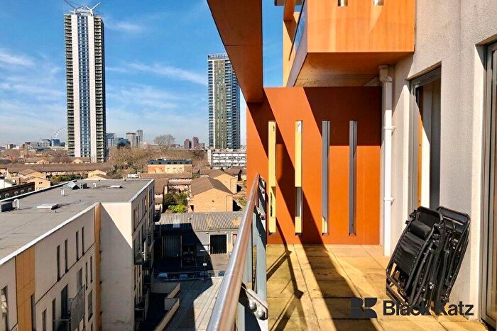 1 Bedroom Flat To Rent In O Central, Crampton Street, Elephant And Castle, SE17