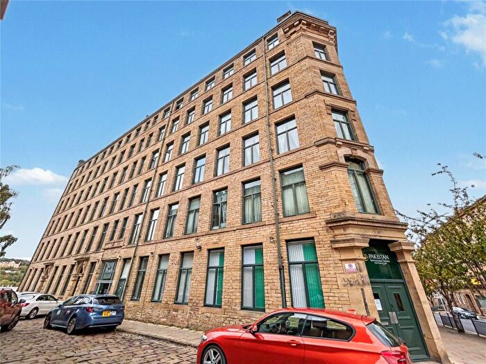 2 Bedroom Apartment For Sale In Apartment, Broadgate House, Broad Street, Bradford, West Yorkshire, BD1