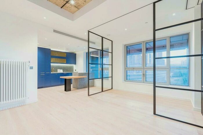 2 Bedroom Flat To Rent In Douglass Tower, Goodluck Hope, E14