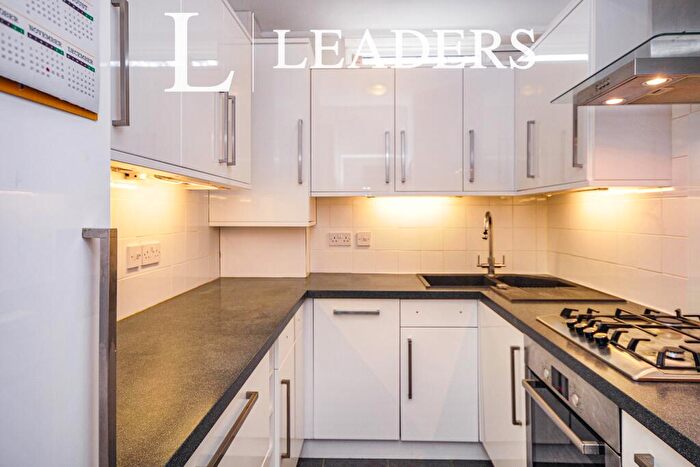 3 Bedroom Apartment To Rent In Mays Hill Road, Bromley, BR2