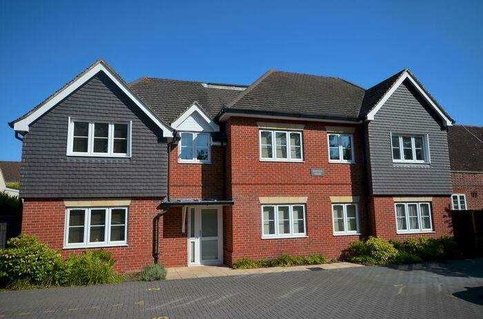 1 Bedroom Flat To Rent In Locks Road, Locks Heath, Southampton, SO31