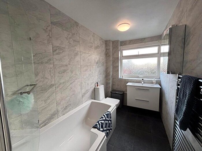 3 Bedroom Terraced House To Rent In Overslade Road, Solihull, West Midlands, B91