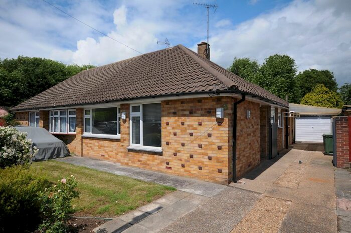 3 Bedroom Bungalow To Rent In Brightside Close, Billericay, Essex, CM12