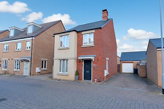 4 Bedroom Detached House For Sale In Coates Road, Biggleswade, SG18