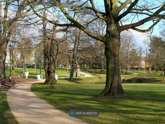 2 Bedroom Flat To Rent In Park House, Slough, SL1