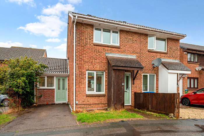 2 Bedroom Semi-Detached House For Sale In Celandine Avenue, Locks Heath, Southampton, SO31