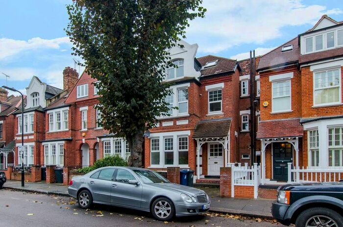 2 Bedroom Flat To Rent In Fairlawn Grove, Chiswick, London, W4