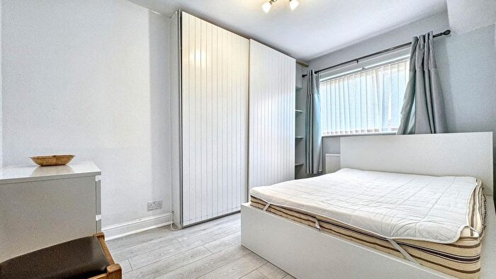 1 Bedroom Semi-Detached House To Rent In Camberley Road, Bristol, BS4