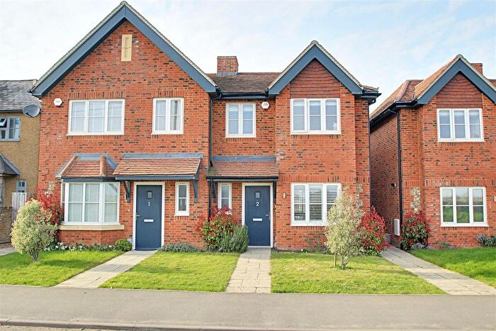 3 Bedroom Property For Sale In Langley Road, Chipperfield, Kings Langley, WD4