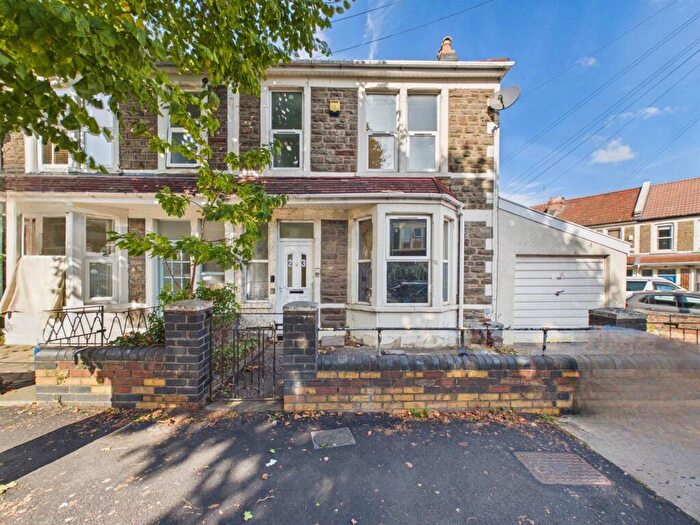2 Bedroom Flat To Rent In Parnall Road, Fishponds, BS16