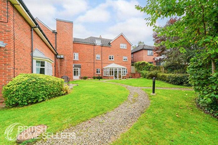 2 Bedroom Flat For Sale In Station Road, Knowle, Solihull, West Midlands, B93