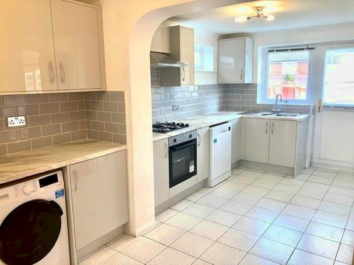 4 Bedroom Detached House To Rent In Wooden Hill, Bracknell, RG12