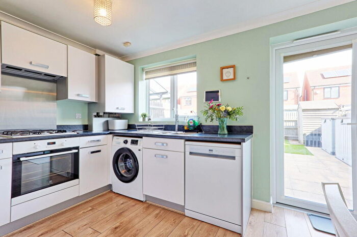 3 Bedroom End Of Terrace House For Sale In Falcon Avenue, South Ockendon, Thurrock, RM15
