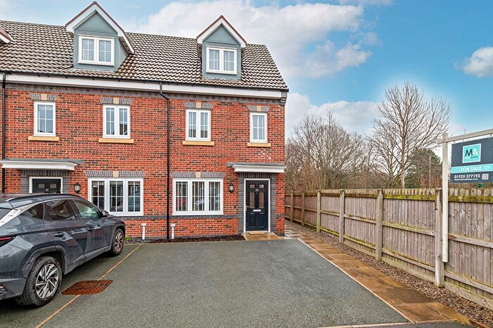 3 Bedroom End Of Terrace House For Sale In Lakenheath Crescent, Great Sankey, WA5