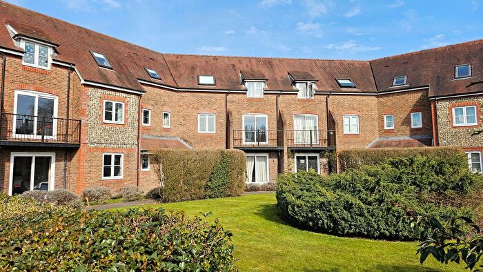 2 Bedroom Flat To Rent In Two Rivers Way, Newbury, RG14