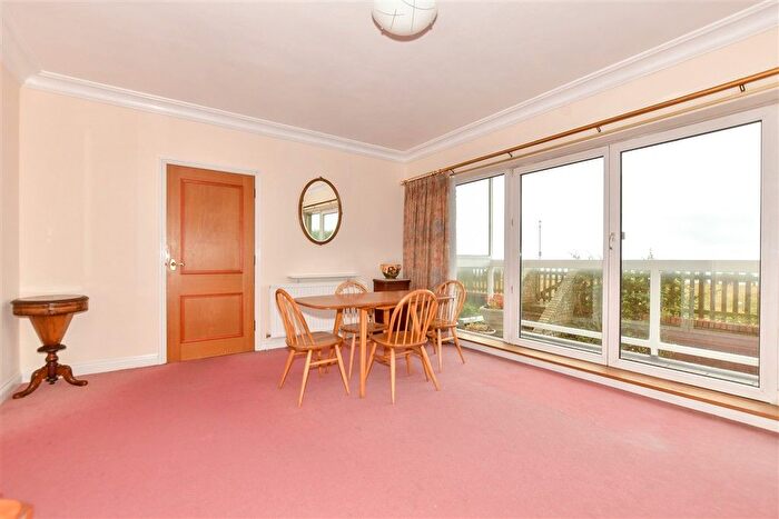 3 Bedroom Flat For Sale In South Road, Hythe, Kent, CT21