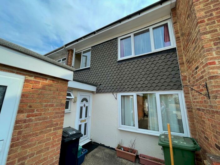 4 Bedroom Terraced House To Rent In Nimbus Road, Epsom, KT19