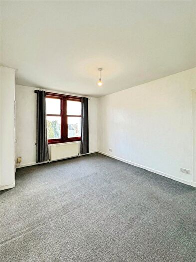 2 Bedroom Flat To Rent In Caird Avenue, Dundee, Angus, DD3