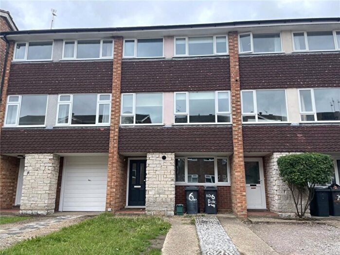 5 Bedroom Terraced House To Rent In Dollis Drive, Farnham, GU9