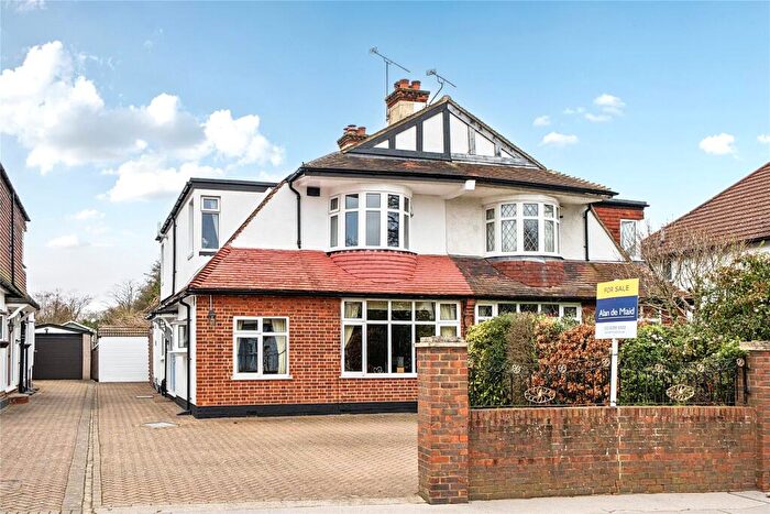 3 Bedroom Semi Detached House For Sale In Bridle Road, Shirley, Croydon, CR0