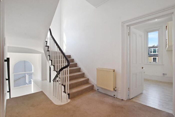 5 Bedroom Maisonette For Sale In Hampstead Lane, London, N6