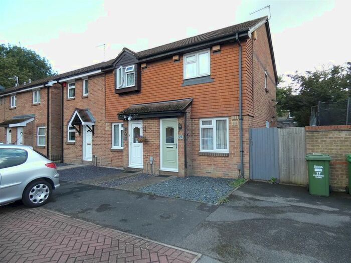 2 Bedroom End Of Terrace House To Rent In Frogmore Close, Cippenham, Slough, SL1