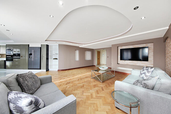 3 Bedroom Flat To Rent In Blazer Court, A St. Johns Wood Road, NW8