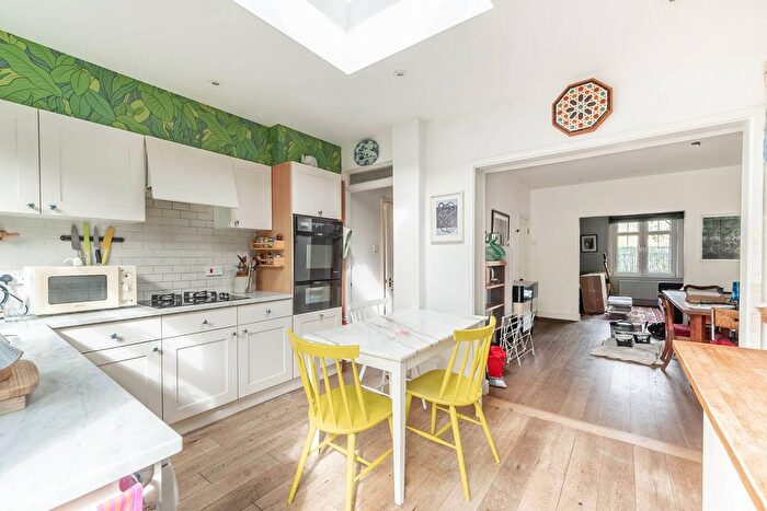 3 Bedroom Property To Rent In Braybrook Street, Shepherd's Bush, London, W12