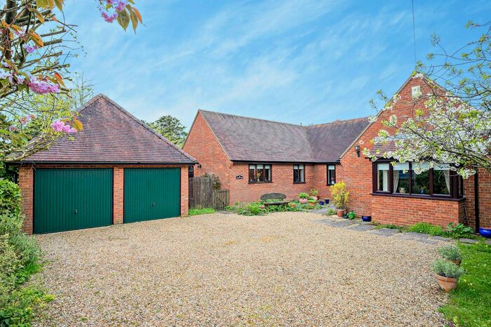 4 Bedroom Bungalow For Sale In Newton Purcell, Buckingham, MK18