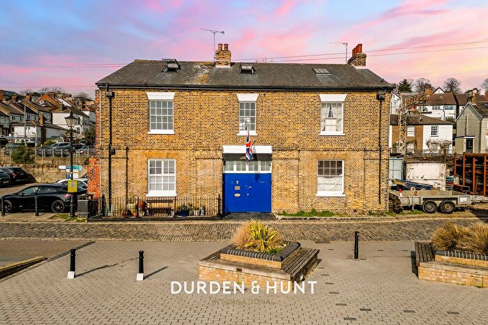 4 Bedroom Semi Detached House For Sale In The Old Custom House, High Street, Old Leigh, SS9