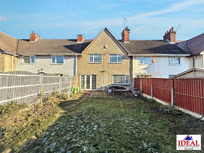 3 Bedroom Terraced House For Sale In Central Avenue, Woodlands, Doncaster, DN6
