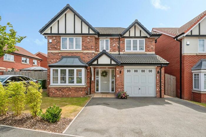 4 Bedroom Detached House For Sale In Moorgreen Way, Bircotes, Doncaster, DN11