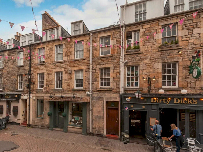 2 Bedroom Flat To Rent In Rose Street, Edinburgh, EH2